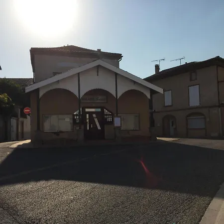 Chez Odile Oda ve Kahvaltı 3*